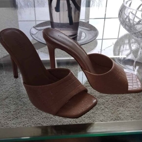Nude Forever 21 heels Also Available In Black - Picture 3 of 3